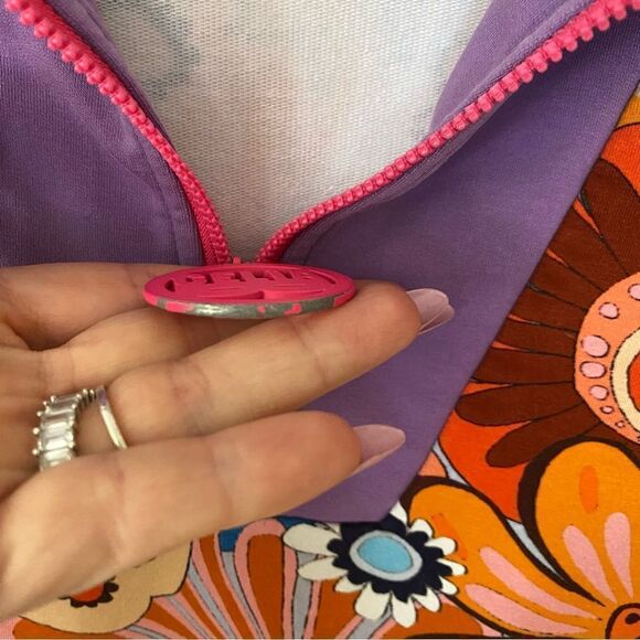 CeliaB psychedelic floral pullover sweatshirt top Sz M pre loved - Picture 5 of 5